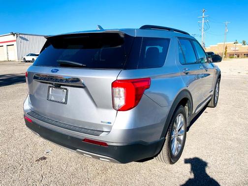 Photo 5 of 45 of 2020 Ford Explorer XLT