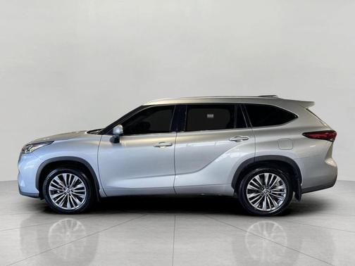 CELESTIAL SILVER METALLIC 2021 Toyota Highlander Platinum AWD