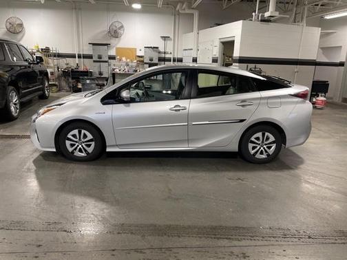 2016 Toyota Prius Four Touring