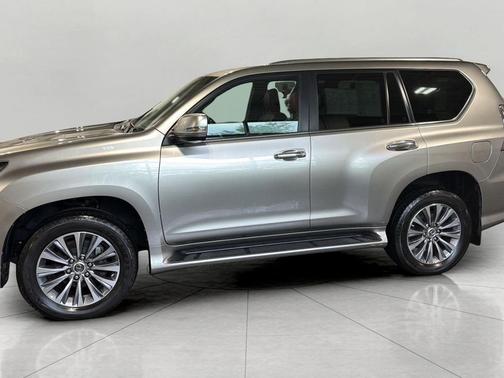 Atomic Silver 2021 Lexus GX 460 Luxury