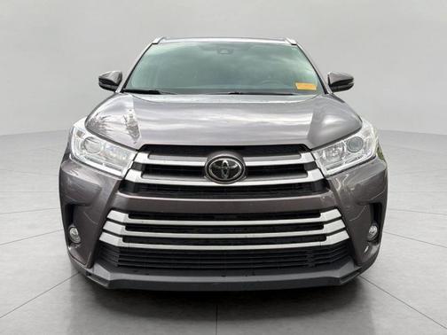 PREDAWN GRAY MICA 2018 Toyota Highlander XLE
