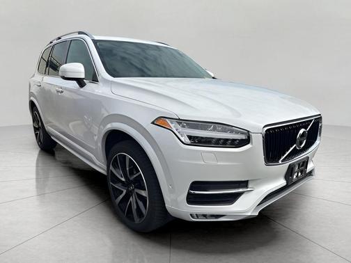 2019 Volvo XC90 T6 Momentum