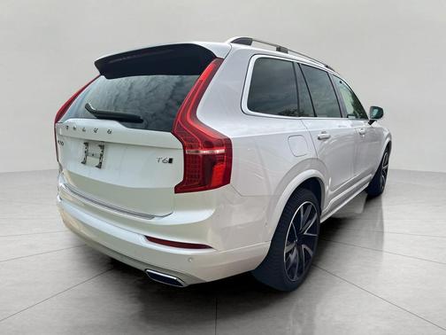 2019 Volvo XC90 T6 Momentum