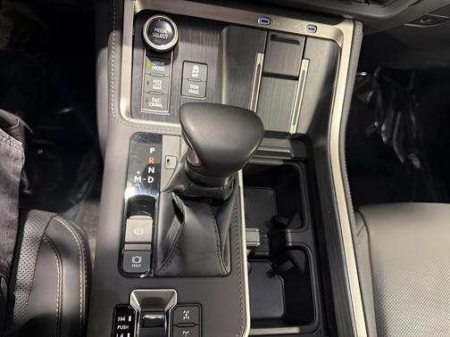 Eminent White Pearl 2024 Lexus GX 550 Overtrail