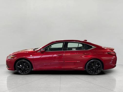 2022 Lexus ES 300h F SPORT