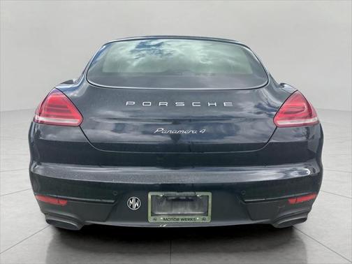 2016 Porsche Panamera 4