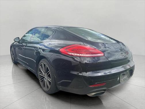 2016 Porsche Panamera 4