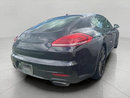 2016 Porsche Panamera 4