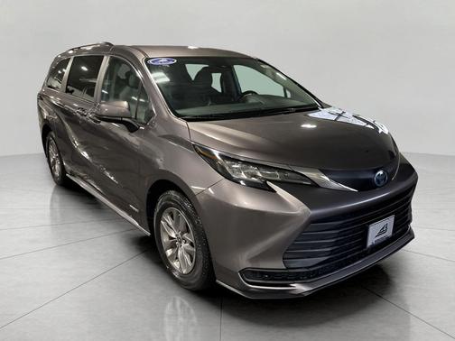 2021 Toyota Sienna LE