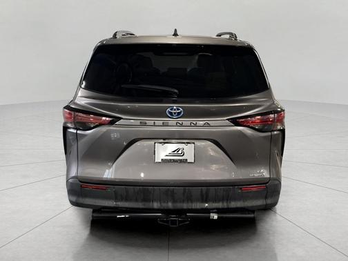 2021 Toyota Sienna LE
