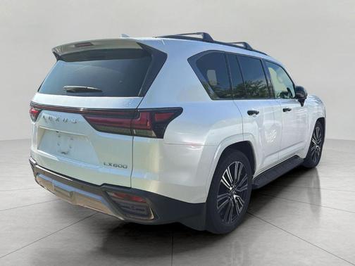 Eminent White Pearl 2022 Lexus LX 600 Luxury