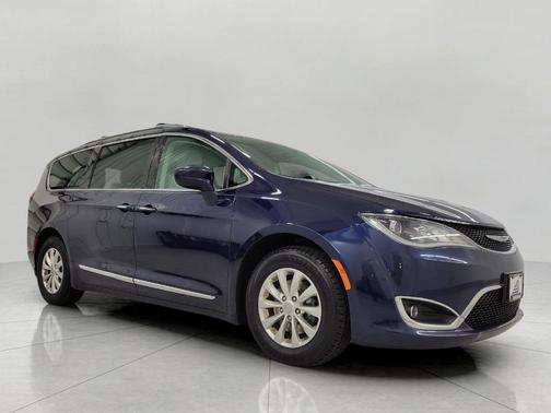 Jazz Blue Pearlcoat 2018 Chrysler Pacifica Touring-L Plus