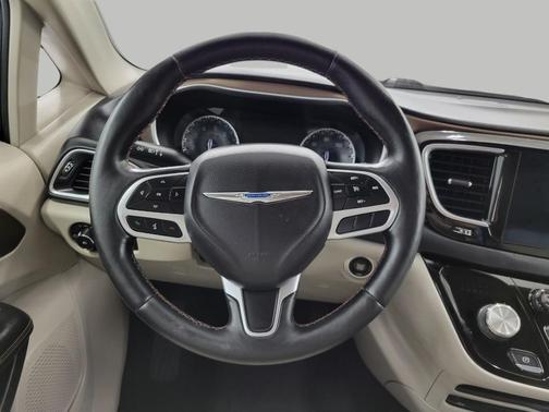 Jazz Blue Pearlcoat 2018 Chrysler Pacifica Touring-L Plus