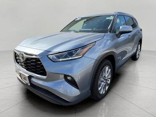 Moon Dust 2021 Toyota Highlander Limited