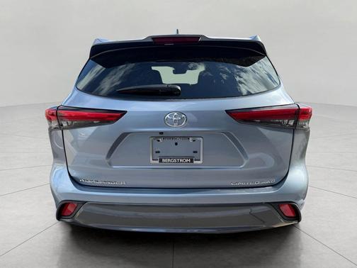 Moon Dust 2021 Toyota Highlander Limited