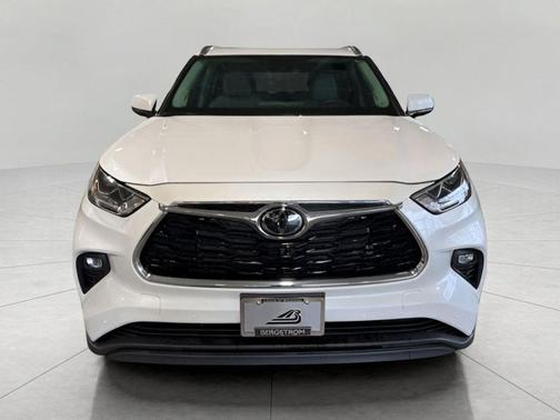Wind Chill Pearl 2023 Toyota Highlander Limited