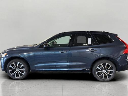 Denim Blue Metallic 2025 Volvo XC60 B5 Plus