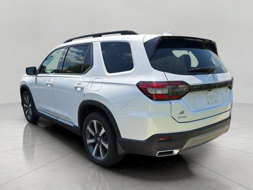 Platinum White Pearl 2023 Honda Pilot AWD Elite