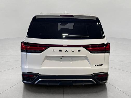 2026 Lexus LX 700h F SPORT Handling