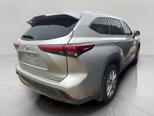 2022 Toyota Highlander Limited