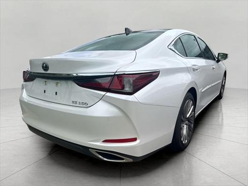 2022 Lexus ES 350 Ultra Luxury