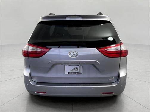 2017 Toyota Sienna XLE Premium