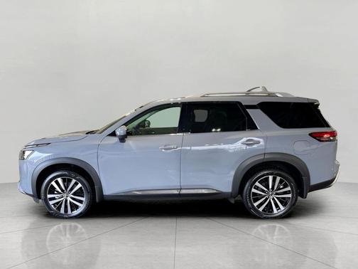 Boulder Gray Pearl 2025 Nissan Pathfinder Platinum 4WD