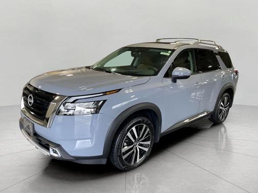 Boulder Gray Pearl 2025 Nissan Pathfinder Platinum 4WD