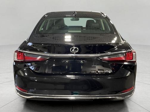 2021 Lexus ES 250 Base