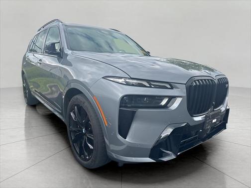 2023 BMW X7 M60i