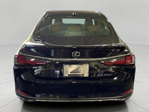 2025 Lexus ES 300h Base