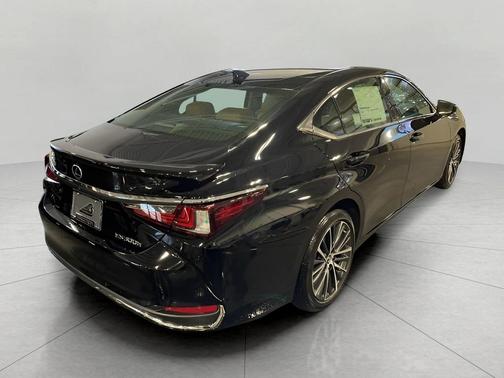 2025 Lexus ES 300h Base