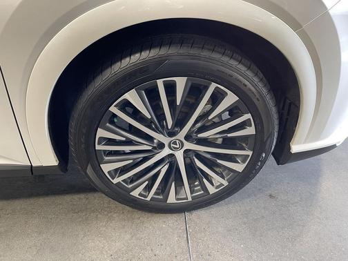 Eminent White Pearl 2023 Lexus RX 350 Premium Plus