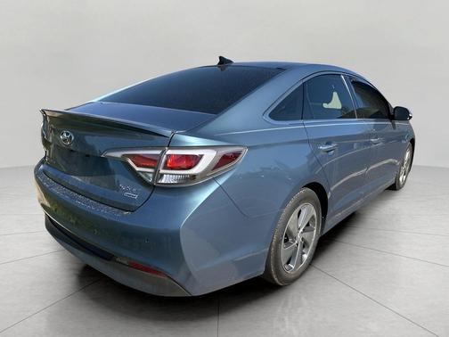2016 Hyundai SONATA Hybrid Limited