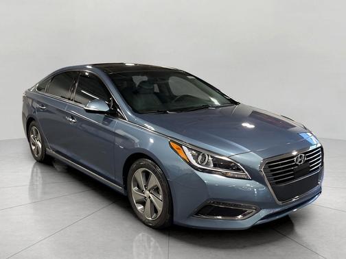 2016 Hyundai SONATA Hybrid Limited