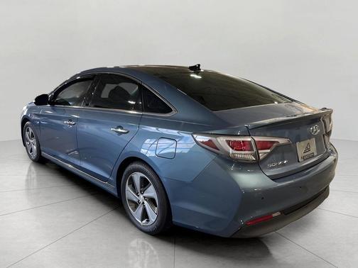 2016 Hyundai SONATA Hybrid Limited