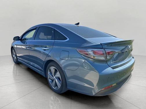 2016 Hyundai SONATA Hybrid Limited