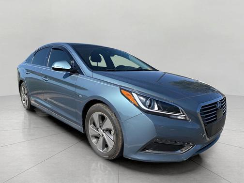 2016 Hyundai SONATA Hybrid Limited