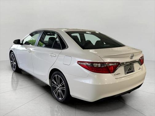 2016 Toyota Camry SE w/Special Edition Pkg