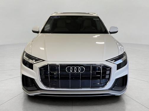 2022 Audi Q8 55 Premium Plus