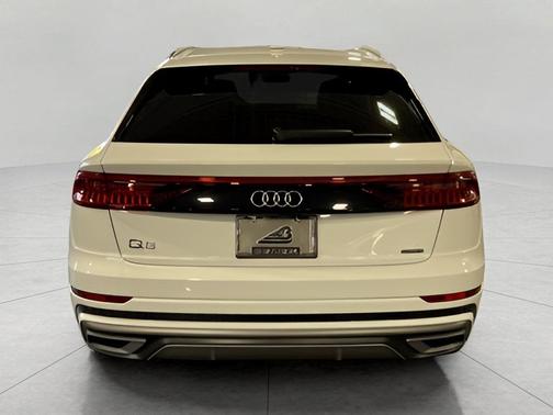 2022 Audi Q8 55 Premium Plus