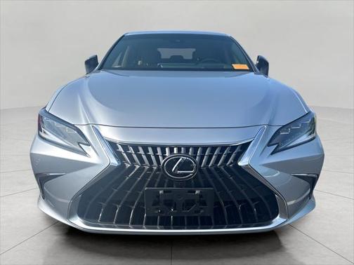 2023 Lexus ES 300h Ultra Luxury