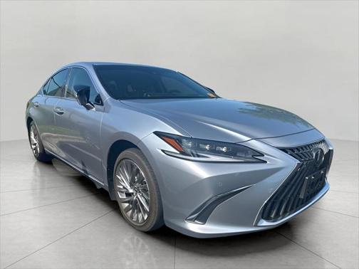 2023 Lexus ES 300h Ultra Luxury