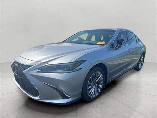 2023 Lexus ES 300h Ultra Luxury