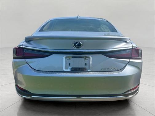 2023 Lexus ES 300h Ultra Luxury