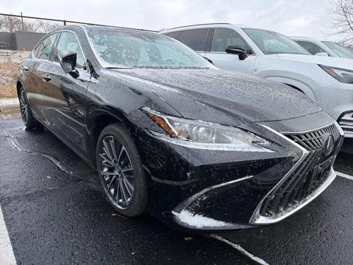 2025 Lexus ES 300h Base