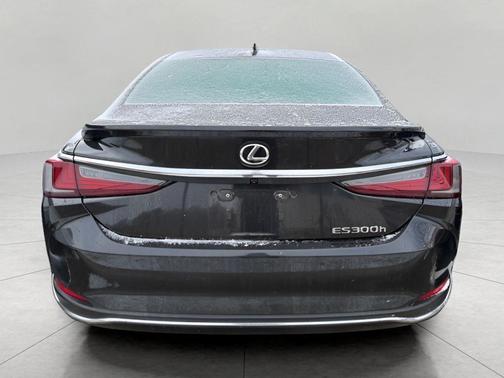 2025 Lexus ES 300h Base