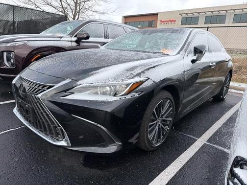 2025 Lexus ES 300h Base