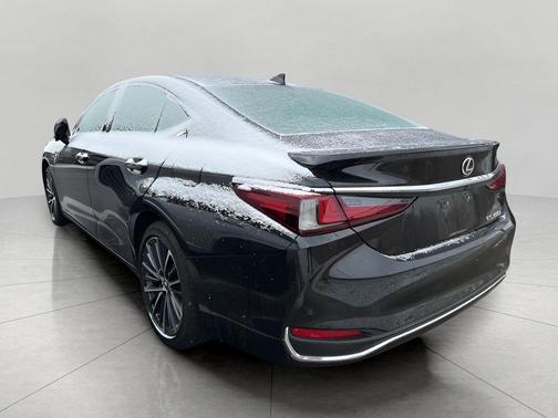2025 Lexus ES 300h Base