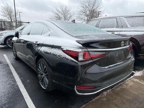 2025 Lexus ES 300h Base